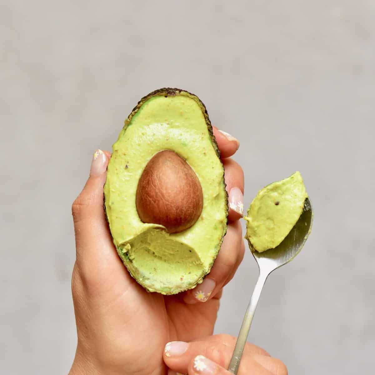 No-Churn Avocado Ice Cream: 4 Ingredients, Vegan & Surprisingly Delicious